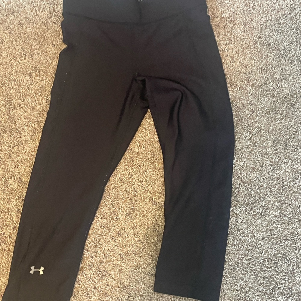Under armor cropped leggings size small